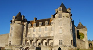 La Roche Courbon castle (55 minutes)